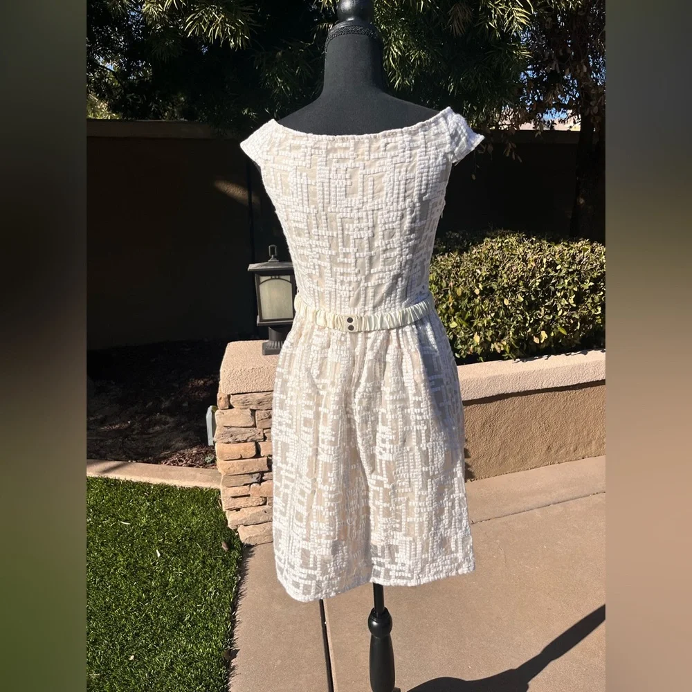 Sefon vintage dress with boatneck and jeweled belt - Picture 3 of 3